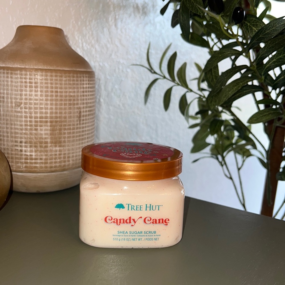 🎅 candy cane tree hut body scrub